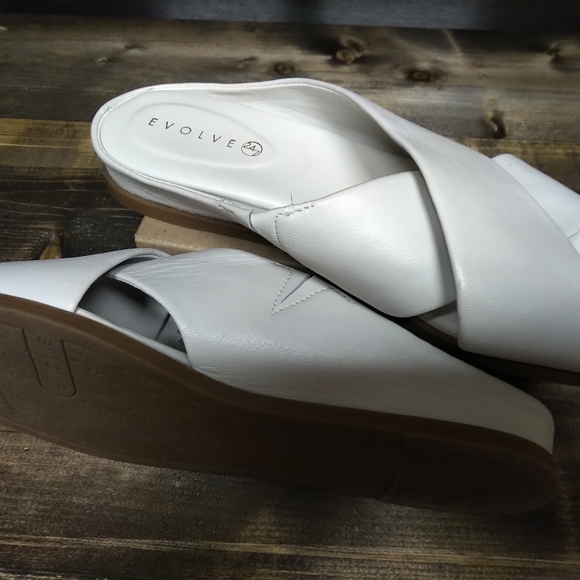 Evolve shoes - Picture 3 of 3